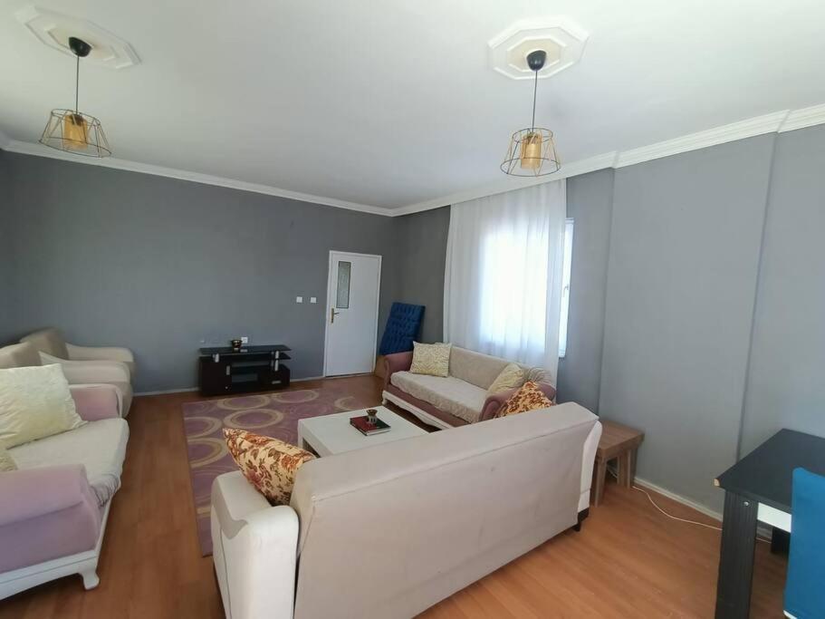Appartement 3+1 Daire.hizli Wifi,havalimani Plaj, Market Yakin